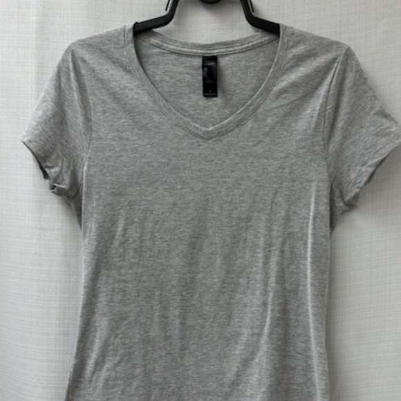 Hanes V-Neck Shirt and Tank Top  Pack of 2 -NWOT - Picture 1 of 6